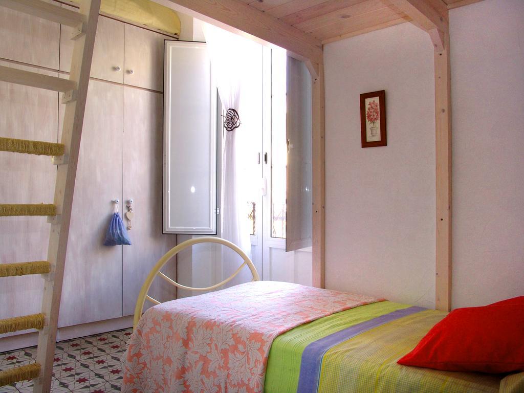 Apartamento Valdes อาลิกันเต ภายนอก รูปภาพ